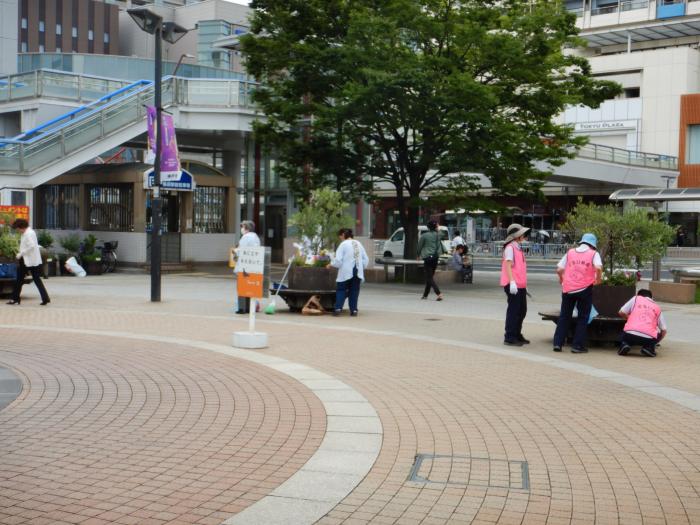 新長田駅前清掃の様子