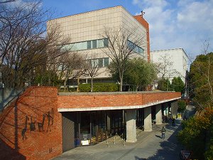 神戸市立中央図書館